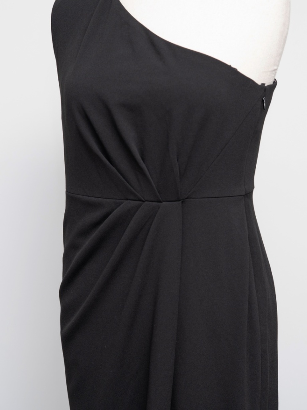 Calvin Klein - One-Shoulder Ruched Gown - Picture 9 of 12